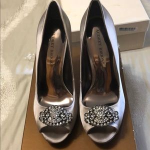 Brand new silver satin rhinestone pumps